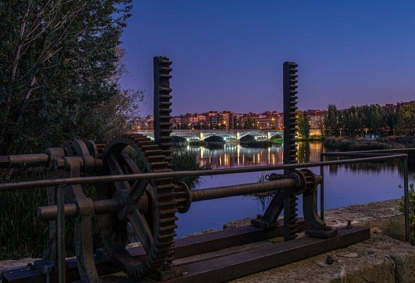 Hospedium Hotel Casino Del Tormes