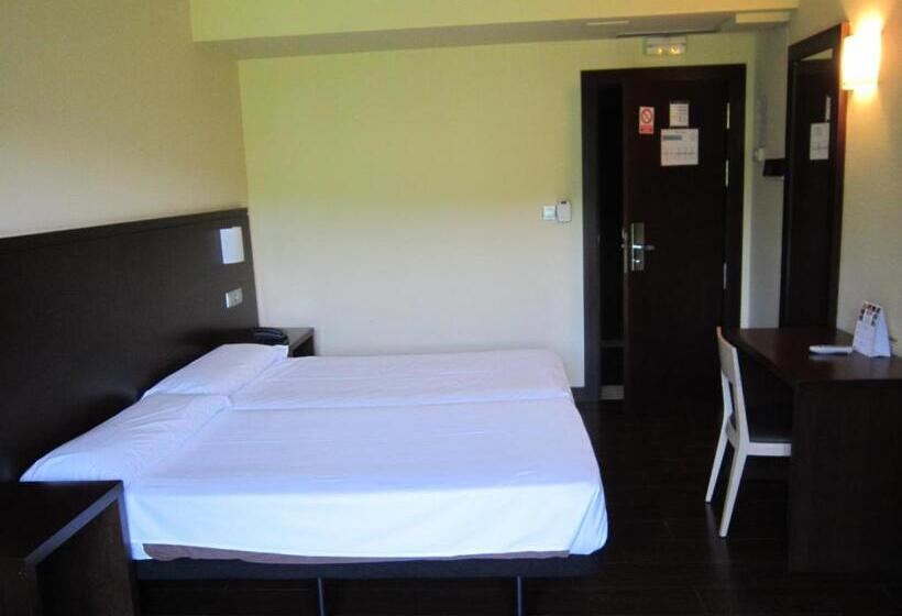 בית מלון כפרי Euba