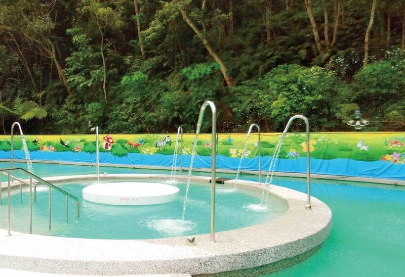 هتل Uni Resort Mawutu