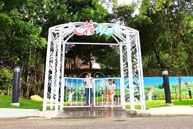هتل Uni Resort Mawutu