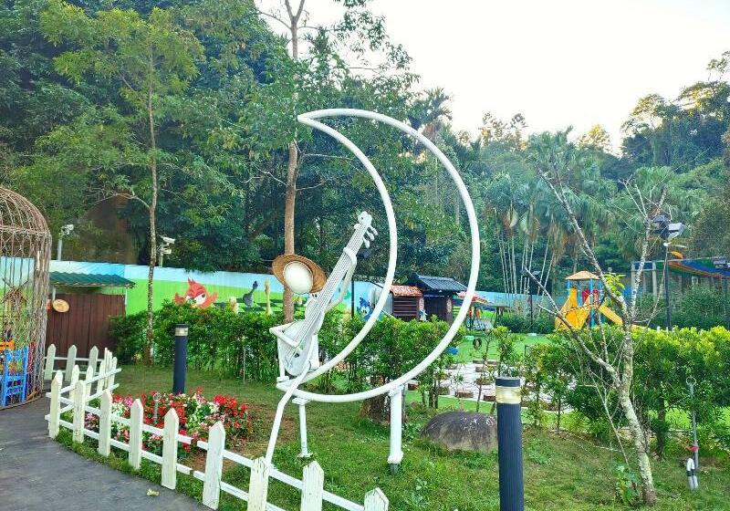 هتل Uni Resort Mawutu