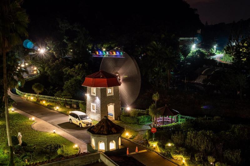 هتل Uni Resort Mawutu