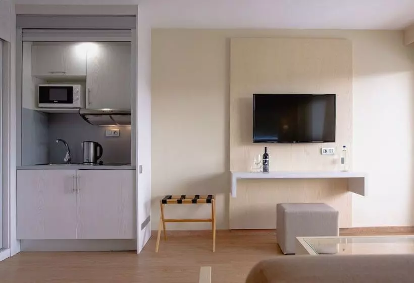 HL Suite Nardos Adults Only