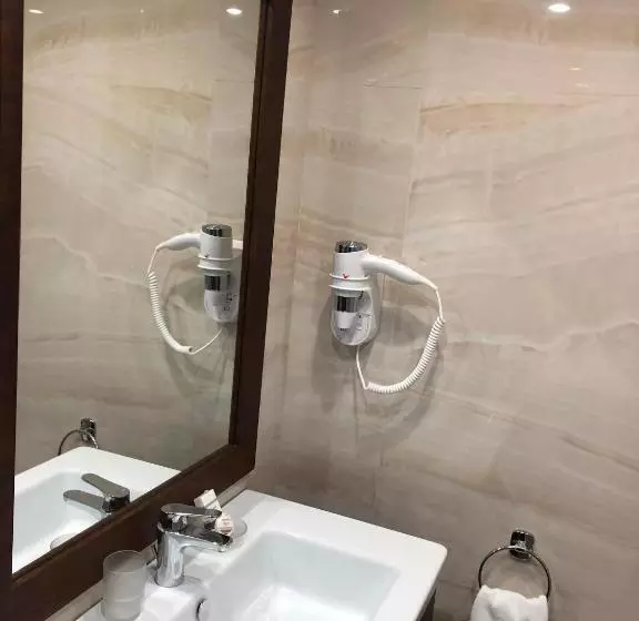 فندق семеен хотел анна кристина