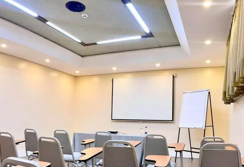 Отель Adrianopolis All Suites