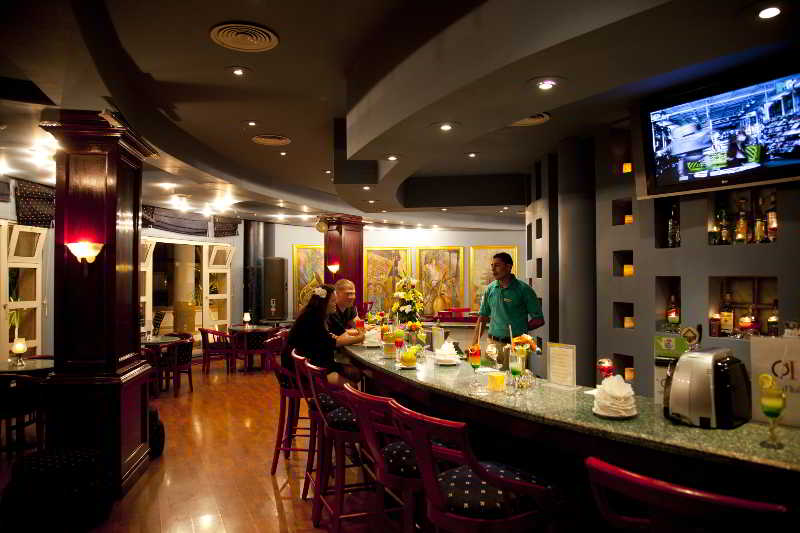 هتل Coral Beach Resort Tiran