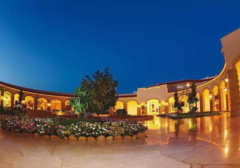 هتل Coral Beach Resort Tiran