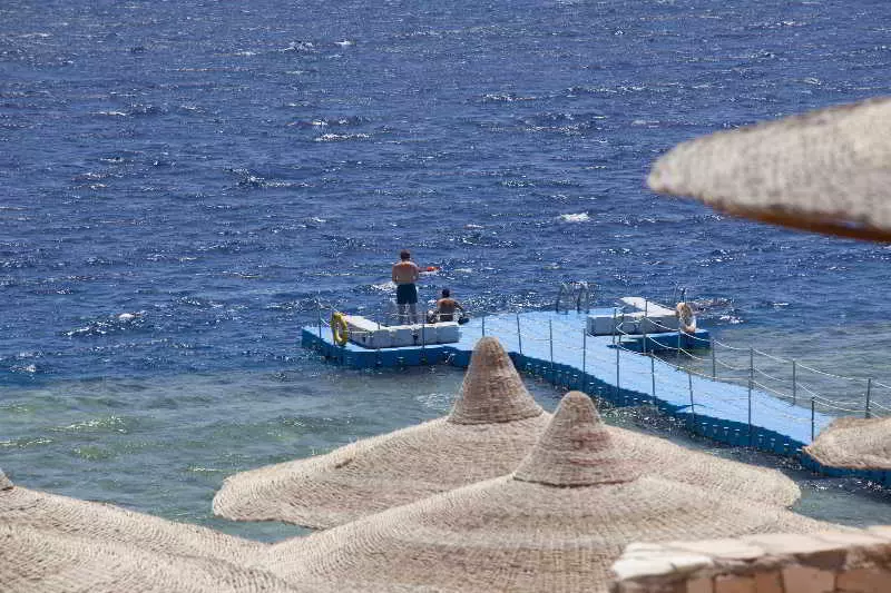 هتل Coral Beach Resort Tiran