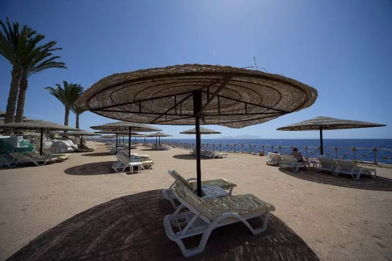 هتل Coral Beach Resort Tiran