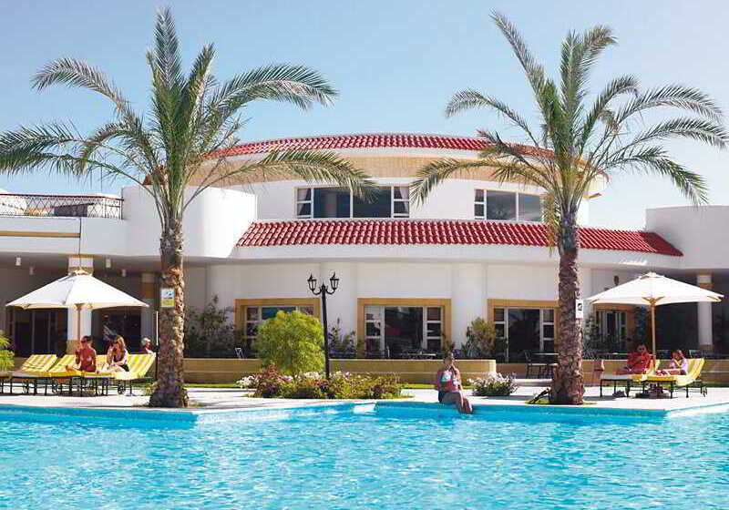 هتل Coral Beach Resort Tiran