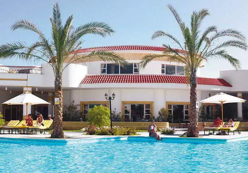 هتل Coral Beach Resort Tiran