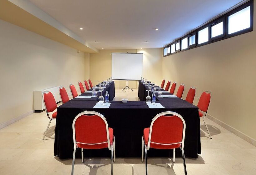 فندق Eurostars Plaza Acueducto