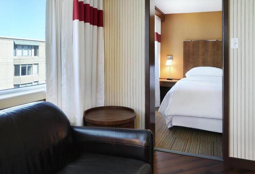 هتل Four Points By Sheraton Halifax