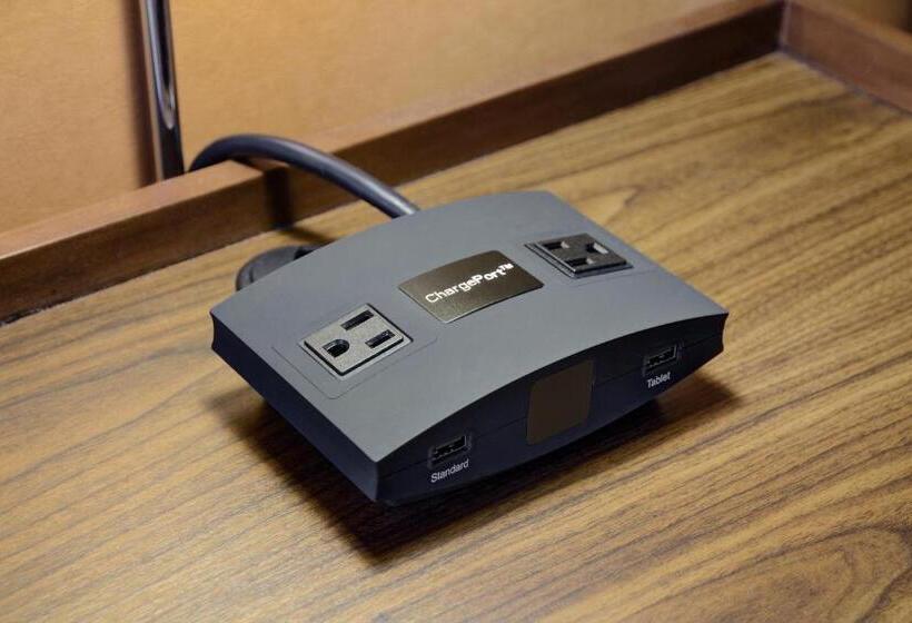 هتل Four Points By Sheraton Halifax