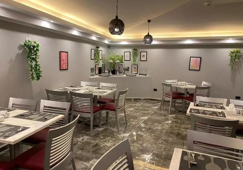 هتل Golden Carven