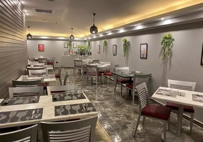 هتل Golden Carven