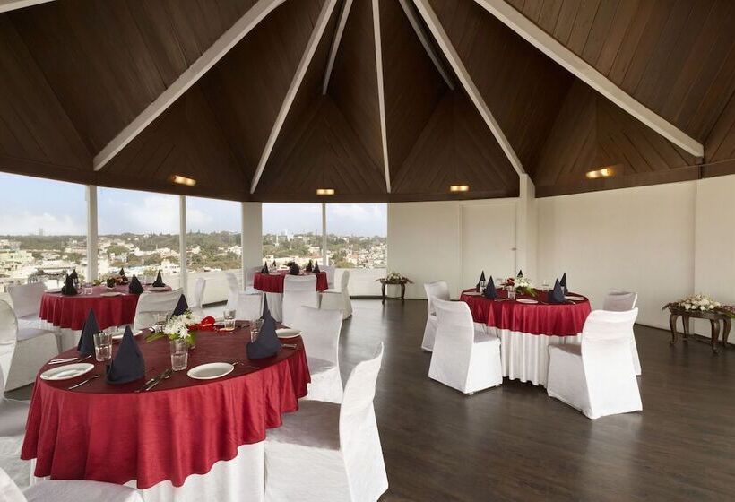 هتل Regenta Place Bangalore, Cunningham Road