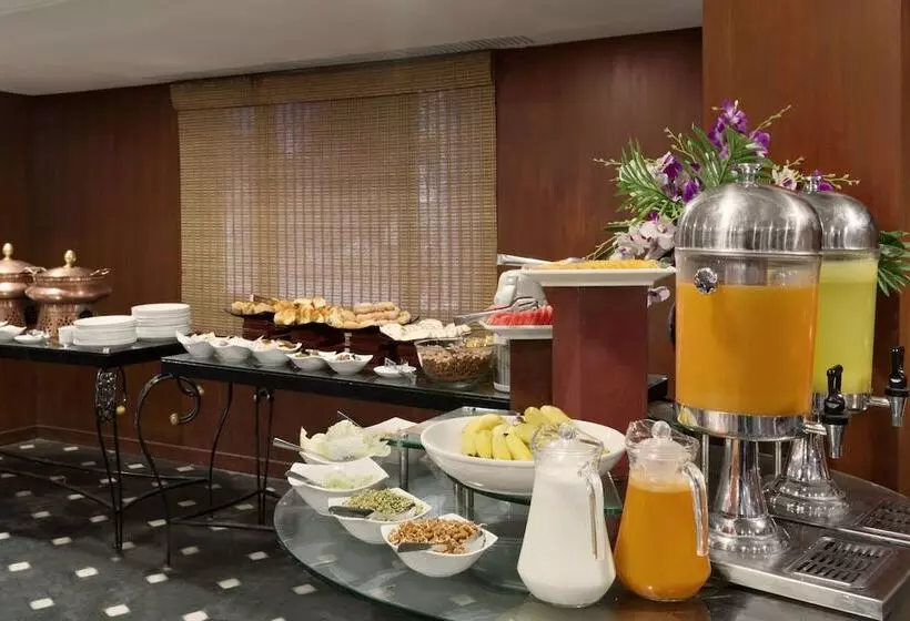 Hotel Regenta Place Bangalore, Cunningham Road