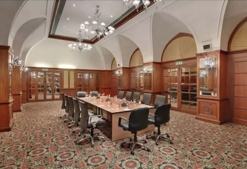 호텔 The Residency Towers