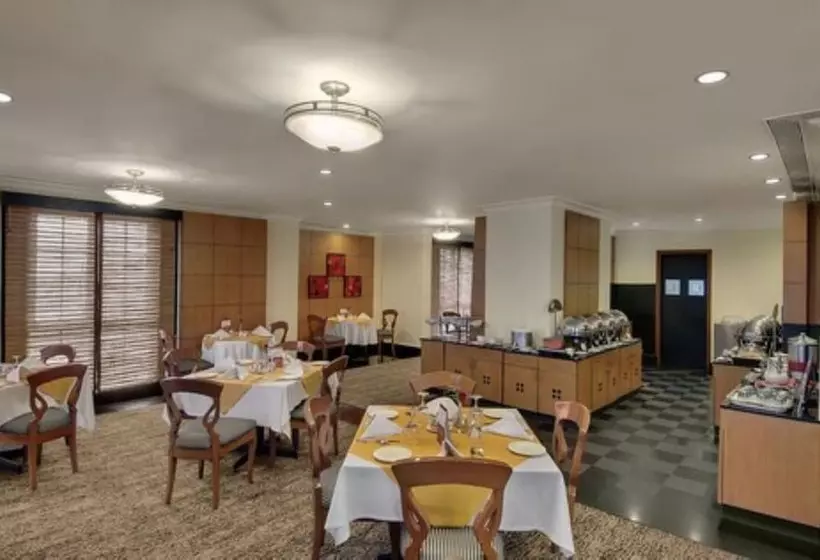 호텔 The Residency Towers