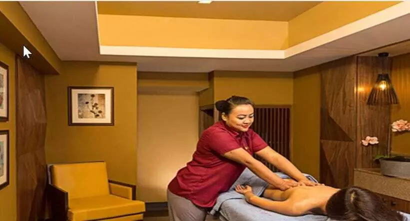 호텔 The Residency Towers