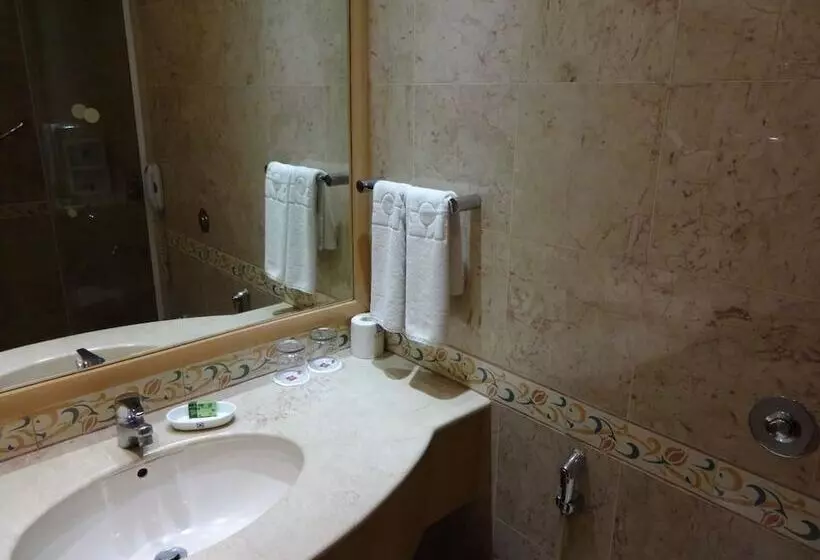 호텔 The Residency Towers