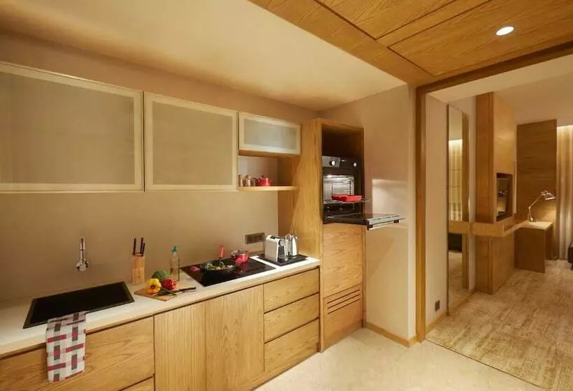 호텔 The Residency Towers