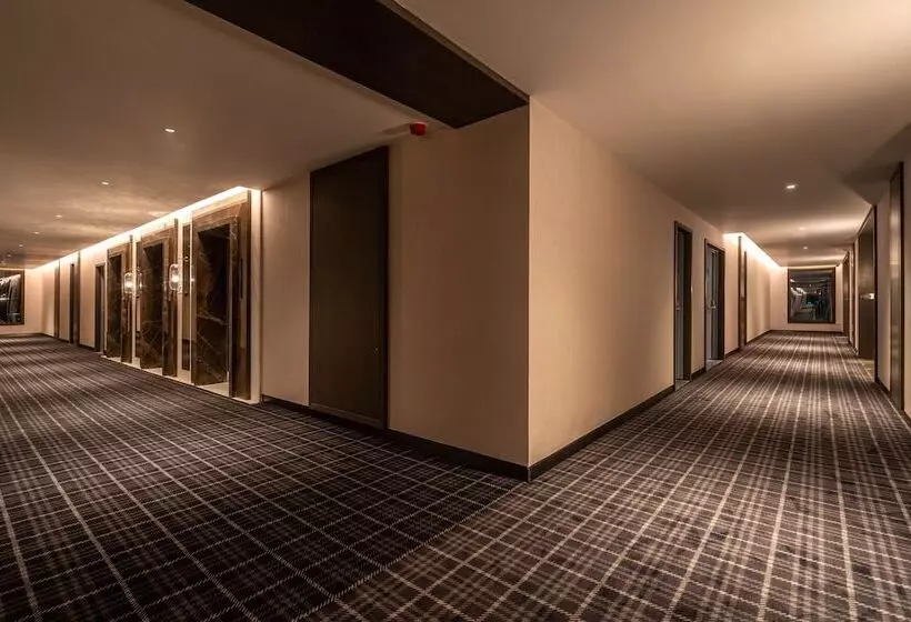 호텔 The Residency Towers