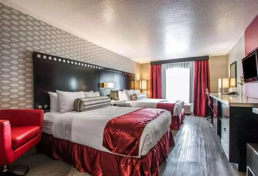 Tilt Hotel Universal Hollywood, Ascend Hotel Collection