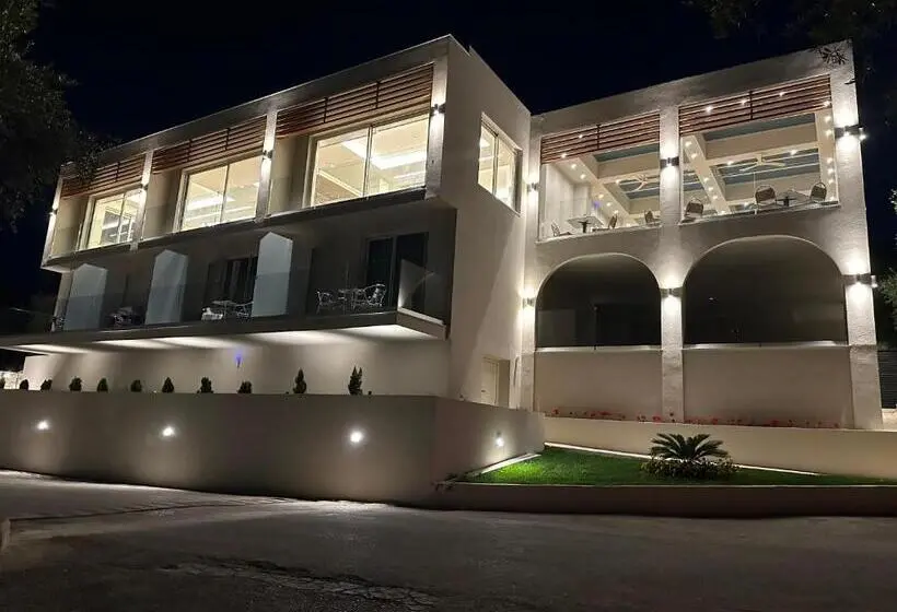 Hotel Delfinia