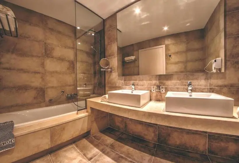 Hotel Delfinia