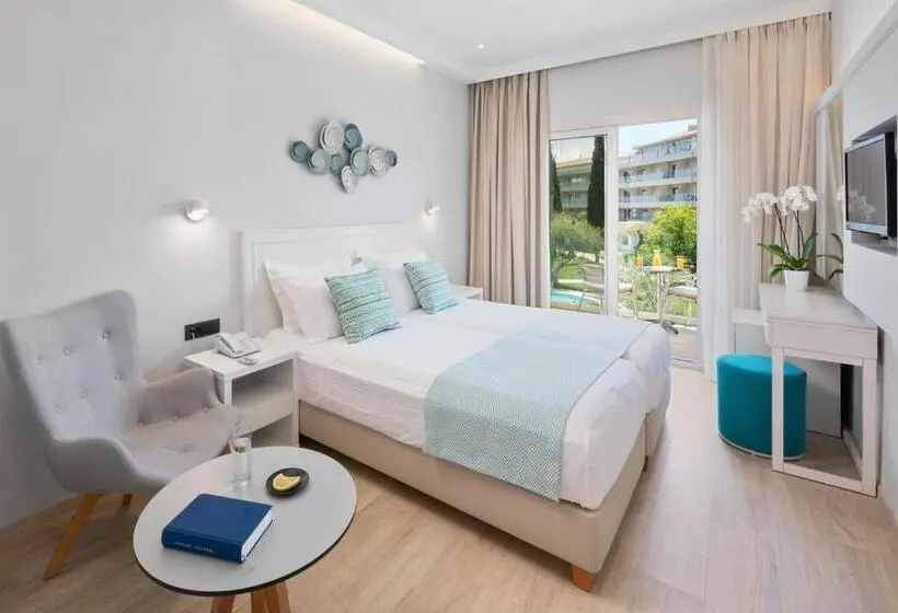 Hotel Delfinia