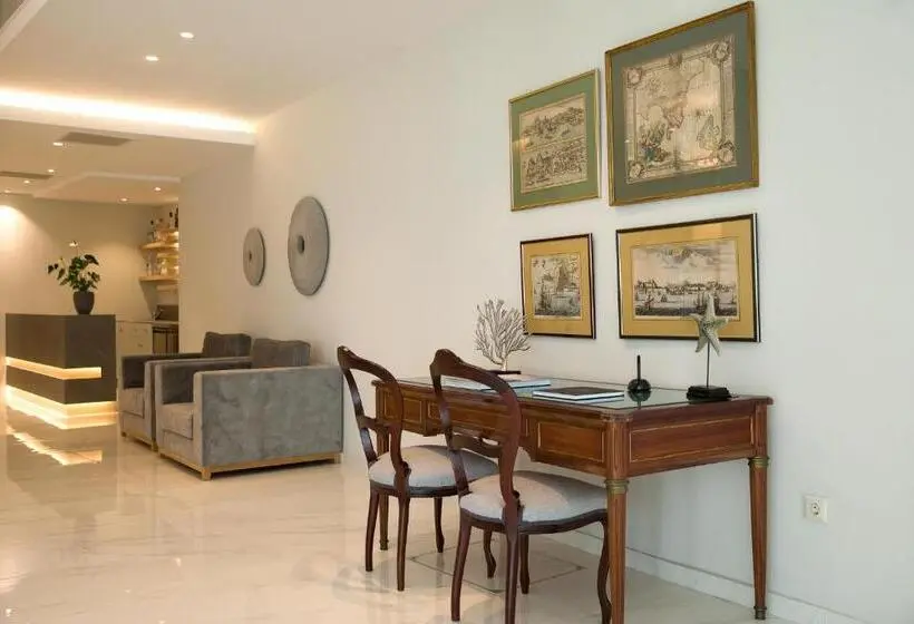 Hotel Delfinia