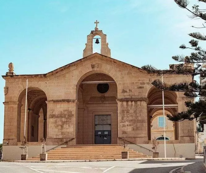 هتل Gillieru Harbour