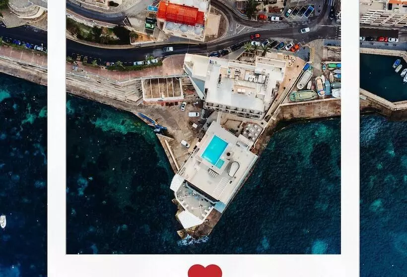 هتل Gillieru Harbour