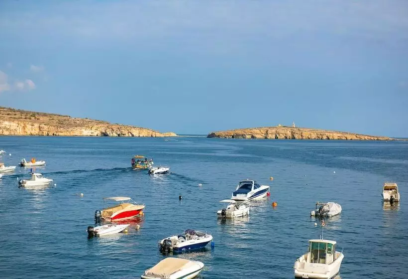 هتل Gillieru Harbour