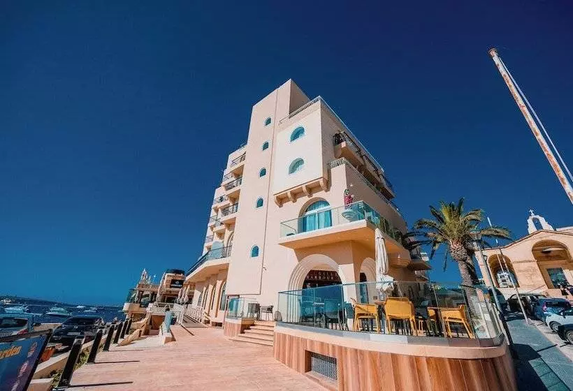 هتل Gillieru Harbour