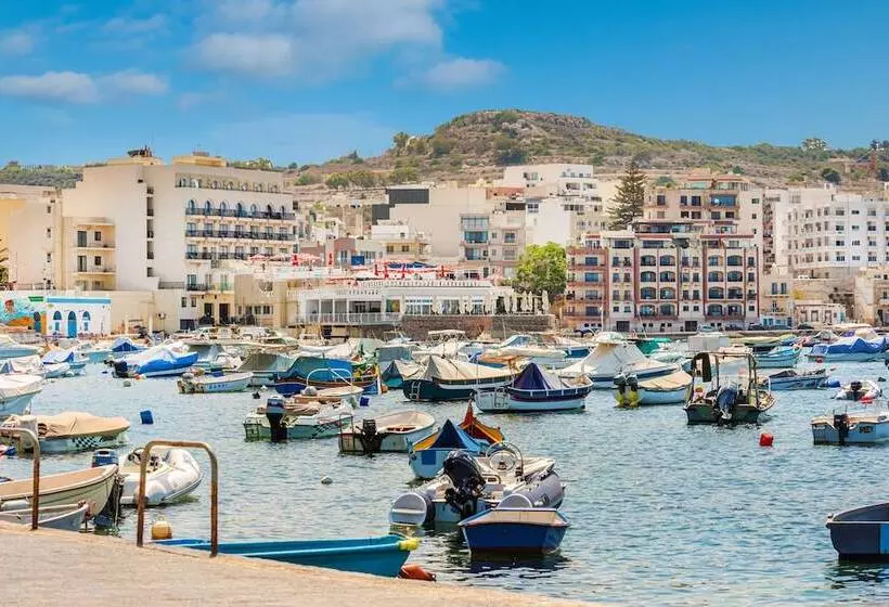 هتل Gillieru Harbour