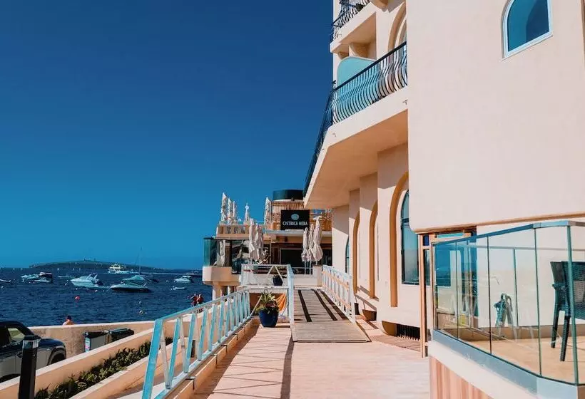 هتل Gillieru Harbour