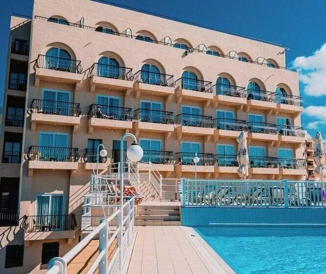 هتل Gillieru Harbour