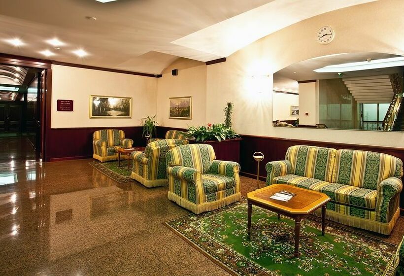 ホテル Golden Ring