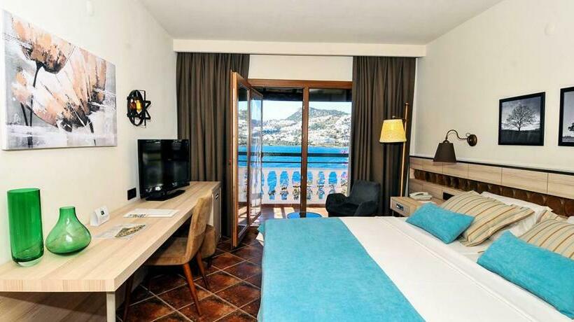 Отель Green Beach Resort