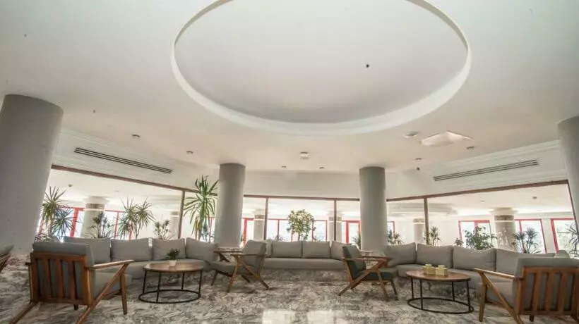 酒店 Green Beach Resort