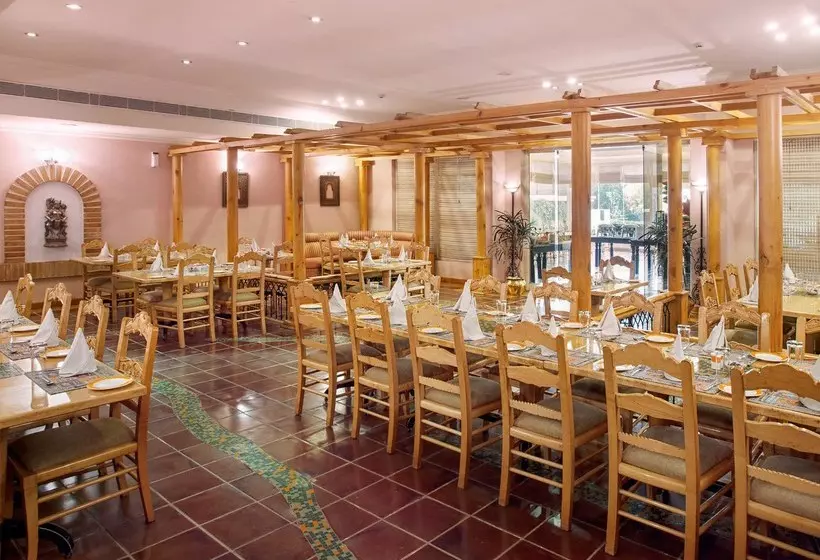 Hôtel Kk Royal  & Convention Centre