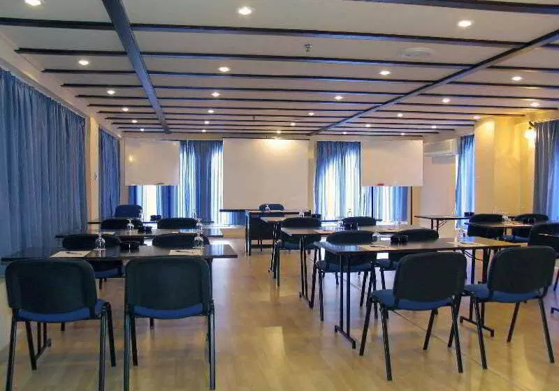 Отель Lefkoniko Beach