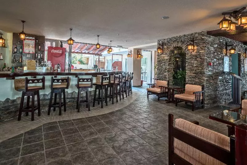 Отель Lefkoniko Beach