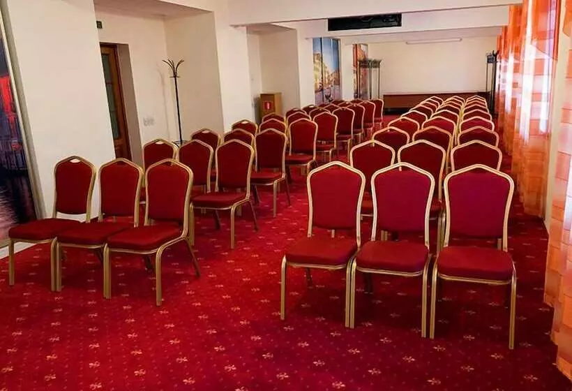 Hotelli Maxima Irbis