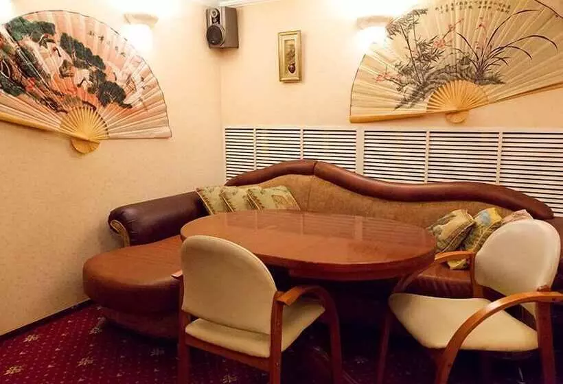 Hotelli Maxima Irbis