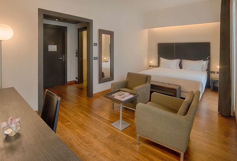 هتل NH Collection Torino Santo Stefano