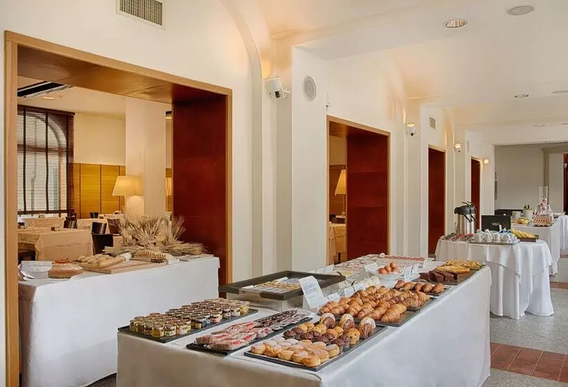 فندق NH Collection Torino Santo Stefano